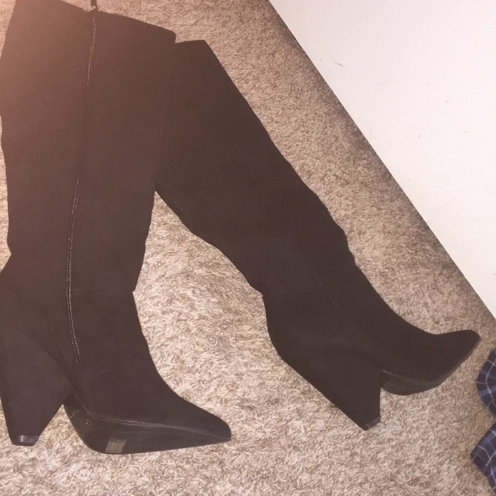 Suede boots